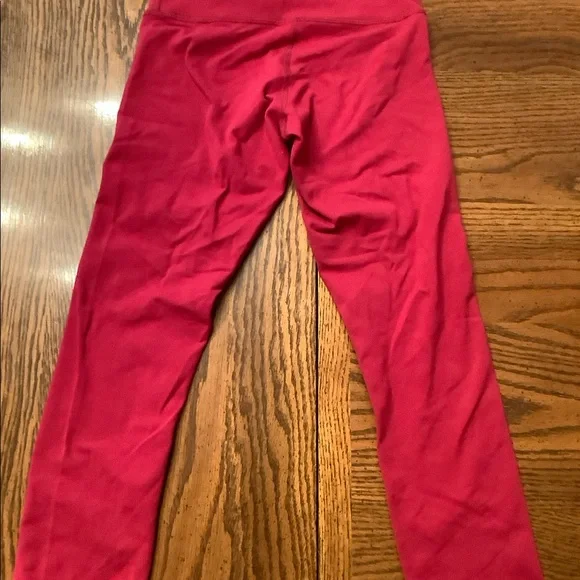 EUC Lululemon Wunder Under Crop - Picture 2 of 5